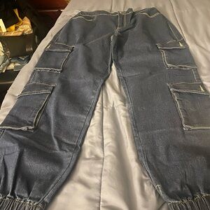 Woman  Relaxed Fit Denim Cargo Jean